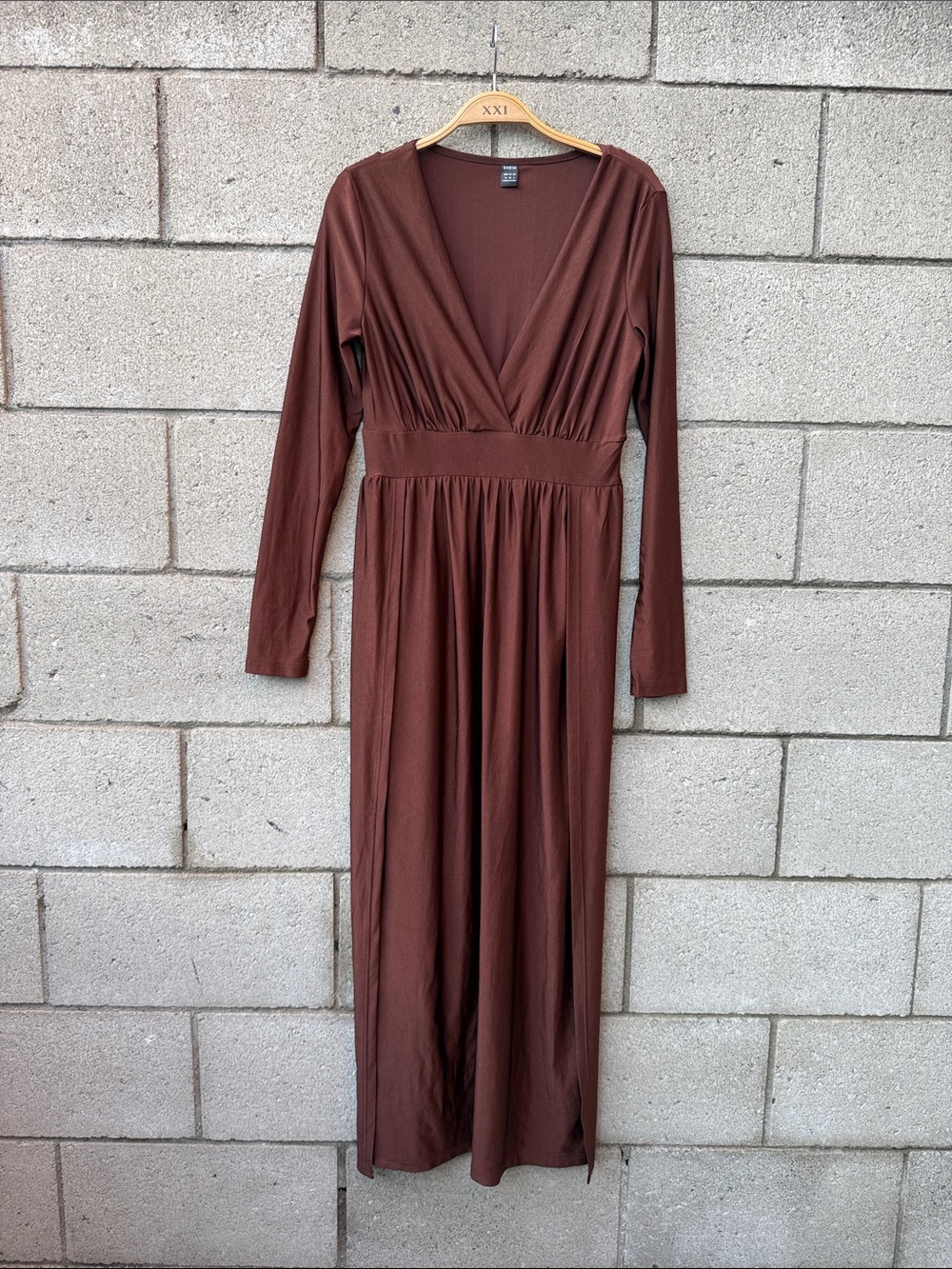 Brown Long Sleeve V-Neck Maxi Dress